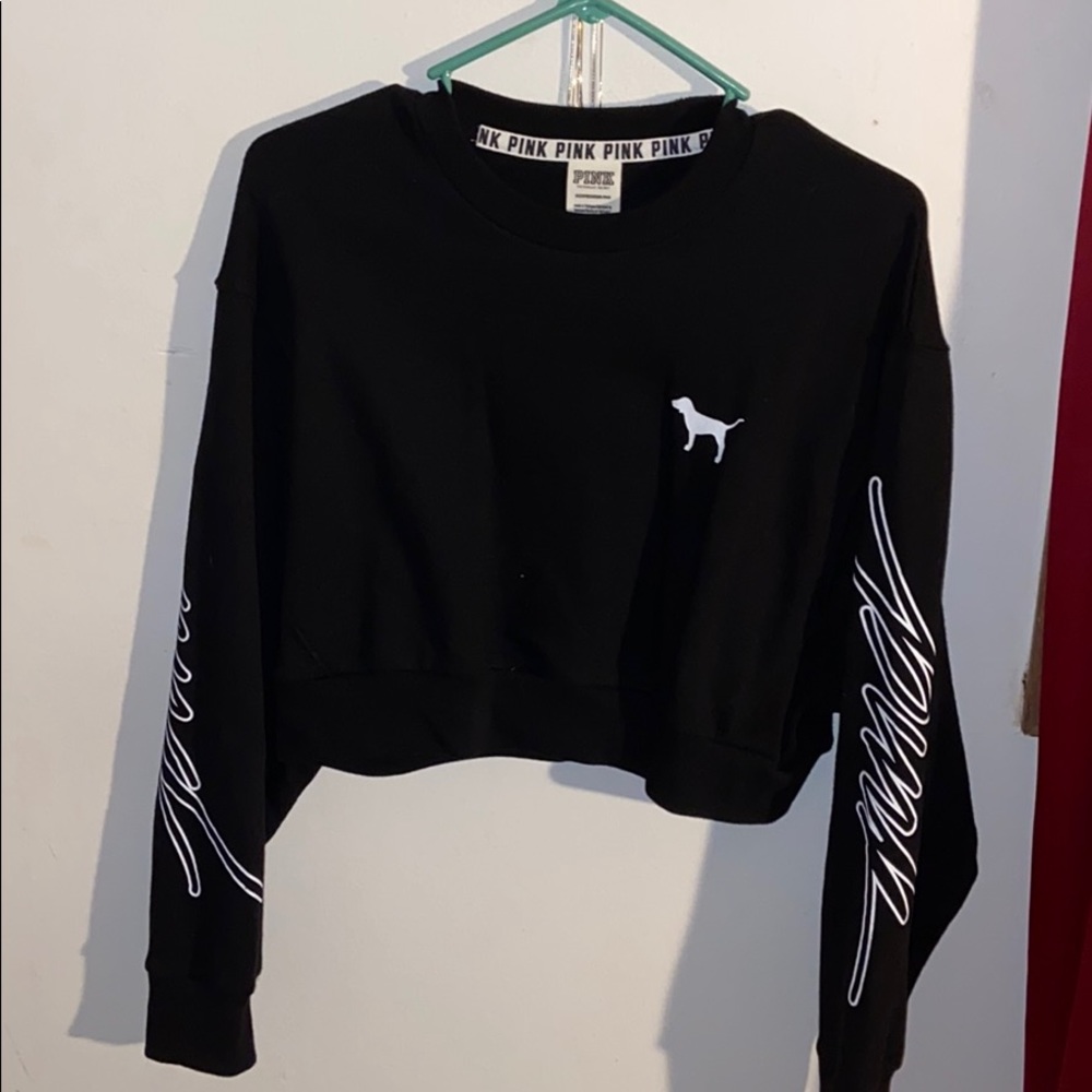 Cropped long sleeve pink top